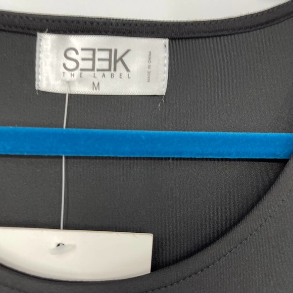 SEEK THE LABEL BLACK FIGURE FLATTERING FORM FITTING SLEEVELESS DRESS MEDIUM - Picture 3 of 3